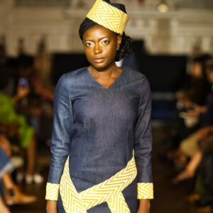 Robe en jean bleu brut et Kente - Le K lumineux